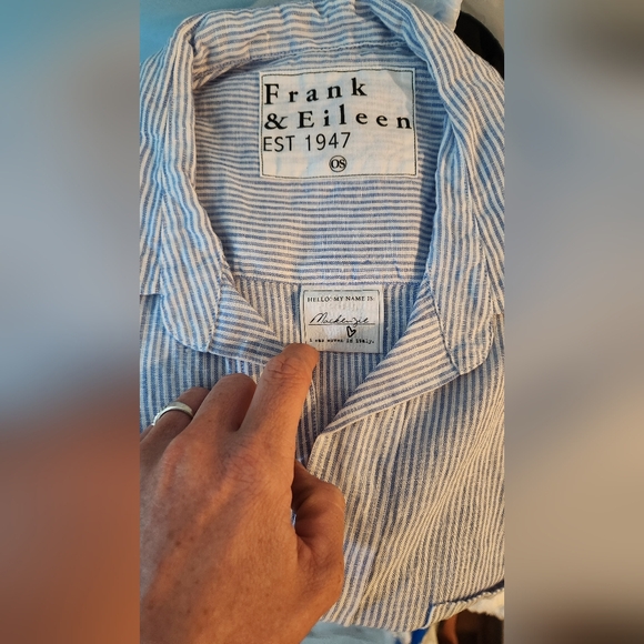 Women's Frank&Eileen Mackenzie OS White/Blue striped Button-down Shirt - Picture 3 of 3